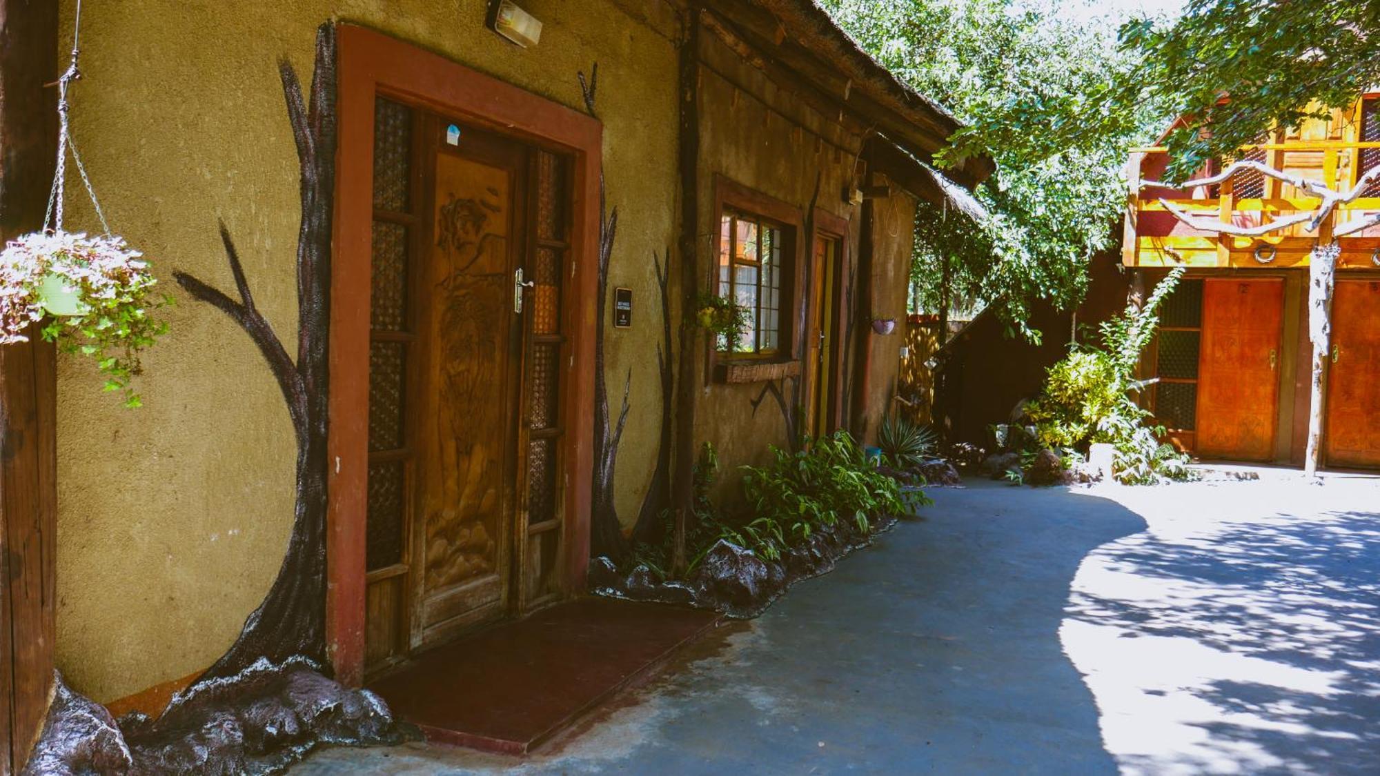 Elephant Trail Guesthouse And Backpackers Kasane Cameră foto