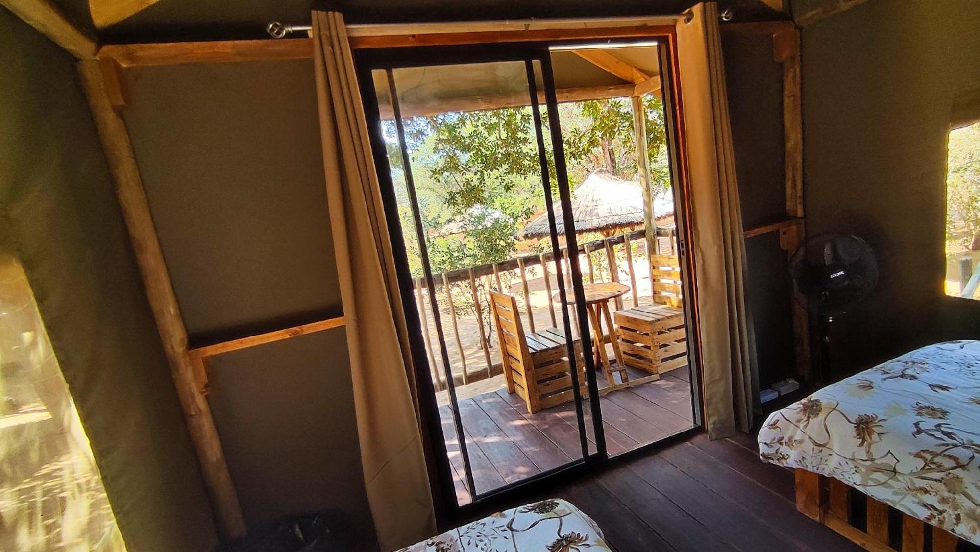 Elephant Trail Guesthouse And Backpackers Kasane Cameră foto