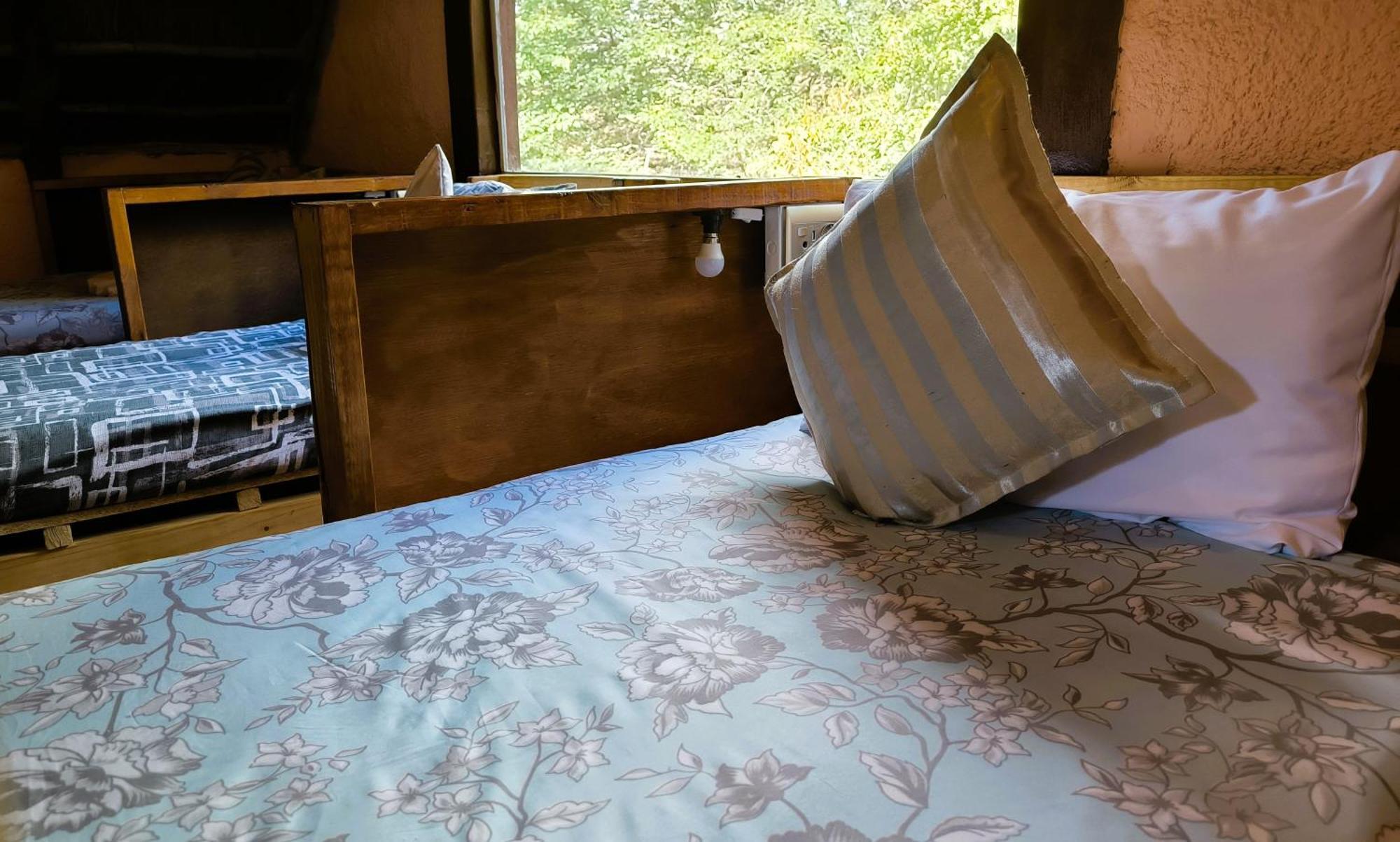 Elephant Trail Guesthouse And Backpackers Kasane Cameră foto